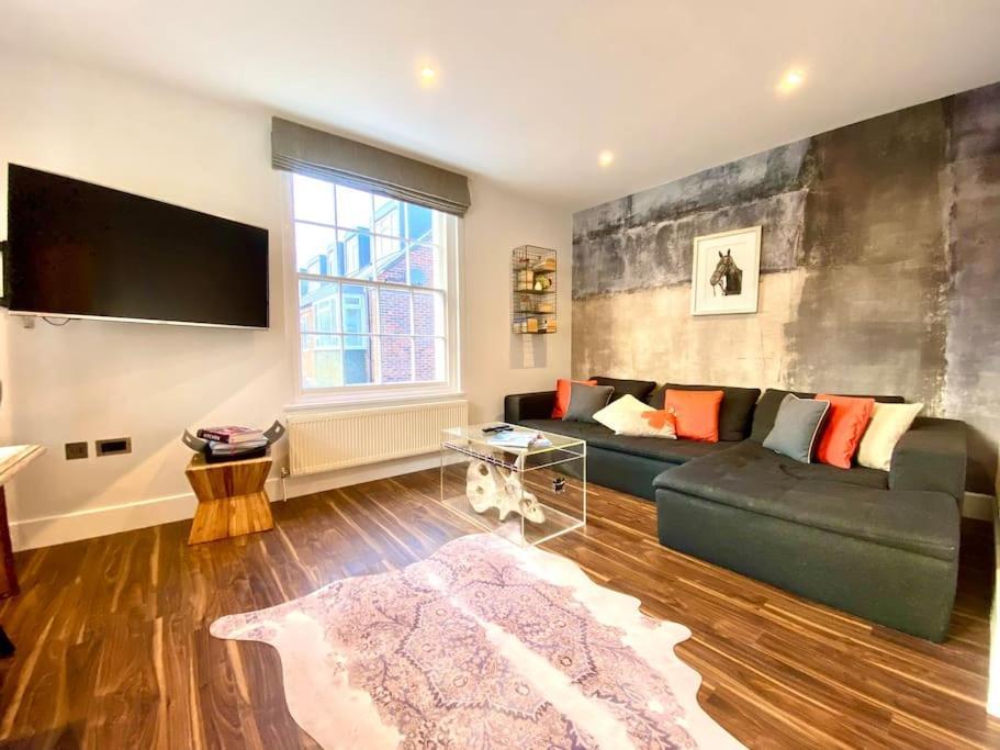 Stunning Little House On Poole Quay - Free Secure Parking & Wifi - In The Heart Of The Old Town - Great Location - Free Parking - Fast Wifi - Smart Tv - Newly Decorated - Sleeps 2! Close To Poole & Bournemouth & Sandbanks Kültér fotó